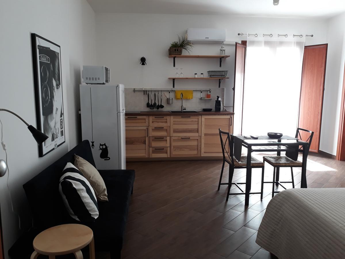 Ferienwohnung Pirtuso Del Porto Palermo Exterior foto